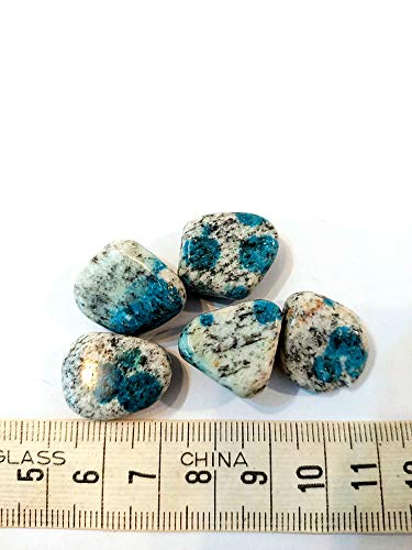 Azurit-Steine auf K2 Marmor (20–25 mm)