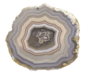 Querschnitt eines Achats, in manchen Regionen als „Achat“ bekannt, der konzentrische Bänder aus Mineralien zeigt.